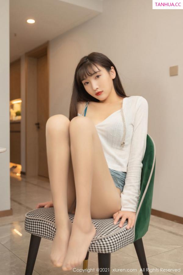 陆萱萱  [XiuRen]高清写真图 2021.02.04 No.3084 陆萱萱第19张图片